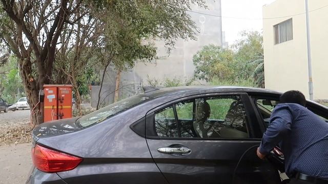 TYRE INFLATOR: MOST ESSENTIAL CAR ACCESSORY FOR INDIAN ROAD смотреть онлайн