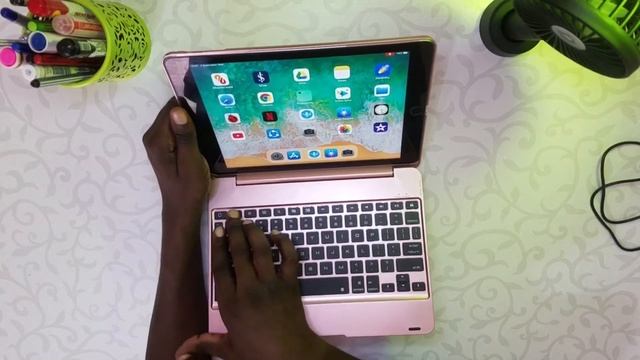 Bluetooth keyboard (F19) for iPad 5 & 6 Gen - Unboxing , Review And How to Pair?
