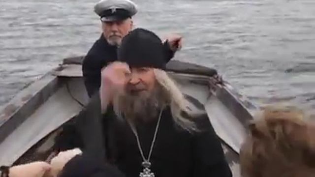 О ТОМ КАК БАТЮШКА УЧИЛ СВЯТЫХ, КАК ПРАВИЛЬНО МОЛИТСЯ ГОСПОДУ смотреть онлайн