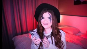 улыбающийся