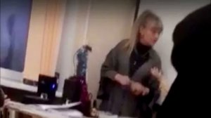Новости. Учительница дала пощечину школьнику.