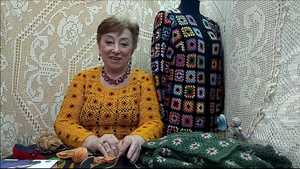 Нагрудная вытачка на изделии из вязаных квадратов от О. С. Литвиной.