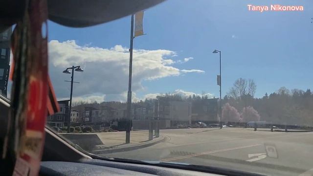 Новые многоквартирные дома в городе Кент и Такома, штат Вашингтон, США.