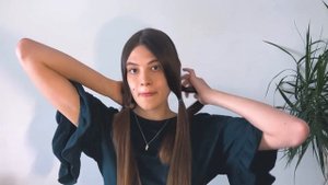 ПОДСТРИГЛА ВОЛОСЫ: -35 см