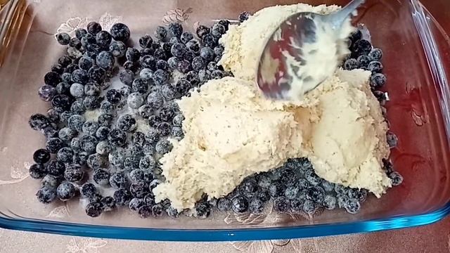 Творожный пирог с ягодой! Великолепный десерт к чаю! смотреть онлайн