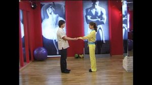 Хастл Смена лицом к друг другу, руки на уровне плеч