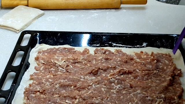 ,,Греческий "  пирог из слоеного теста...