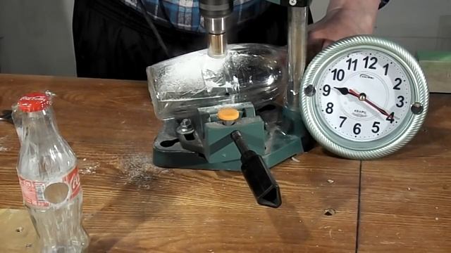 Как Сверлить Стекло или Стеклянную Бутылку смотреть онлайн