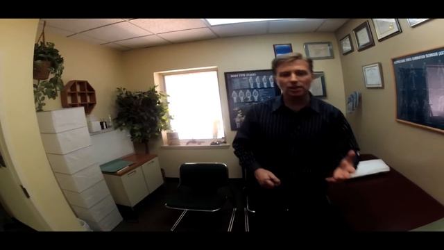 Dr. Berg's Office Quick Tour смотреть онлайн