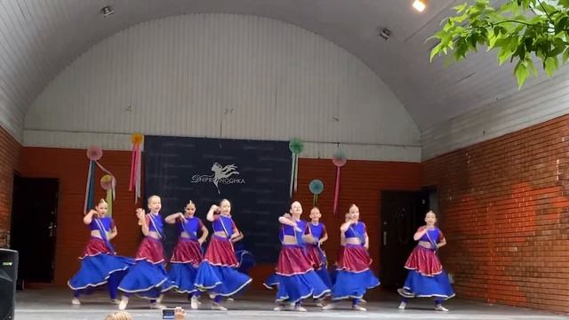 Індійській танець «Падма». Ансамбль «Дніпряночка» 2.06.2021 смотреть онлайн