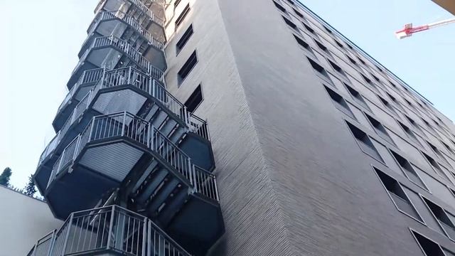 Random Things Street Photography with Leica Digilux 2 - Photo Vlog #2 [CC] смотреть онлайн