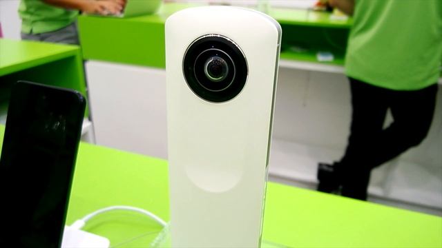 Ricoh Theta 360-degree Camera Hands on + Demo смотреть онлайн