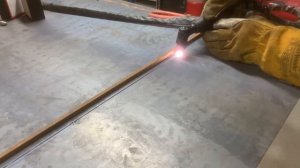 Друг впервые взял в руки плазморез. Foxweld uno plasma 50.