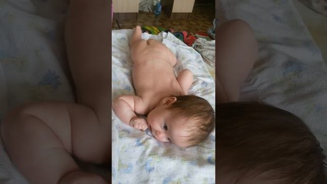 Гипотонус мышц. Не поднимает голову лежа на животе в 3 месяца смотреть онлайн
