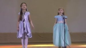 "Раз ладошка, два ладошка"  Дуэт: Боровкова Ксюша и Данилова Даша