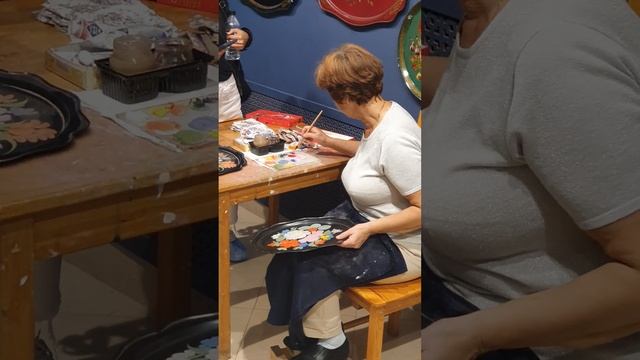 Мастер класс в Жостово по росписи подносов смотреть онлайн