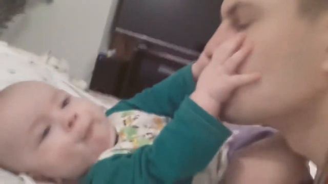 Бабочка в руках. смотреть онлайн