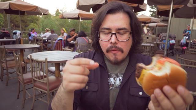 The Hungry Bear Restaurant has Delicious Disneyland food! смотреть онлайн