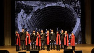Ректорский вокальный ансамбль "Гармония" отметил 100-летие СССР известной всем песней из
