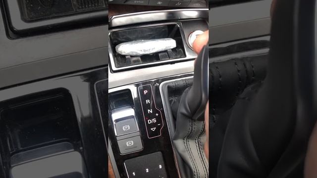 Щелчки при переводе селектора КПП в положение R смотреть онлайн