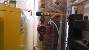 Обвязка твердотопливного котла , електро котла .газового котла и бойлера косвенного   1 серия.