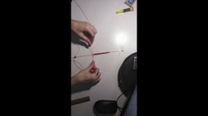 Браслет из красной нити