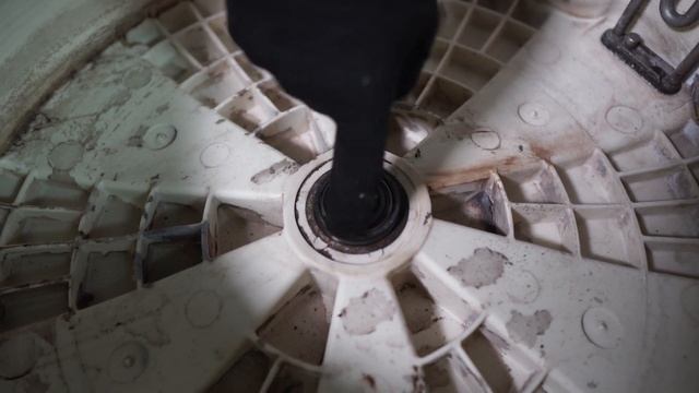 Замена подшипников в стиральной машине с неразборным баком || Ремонт стиральных машин в Калуге смотреть онлайн