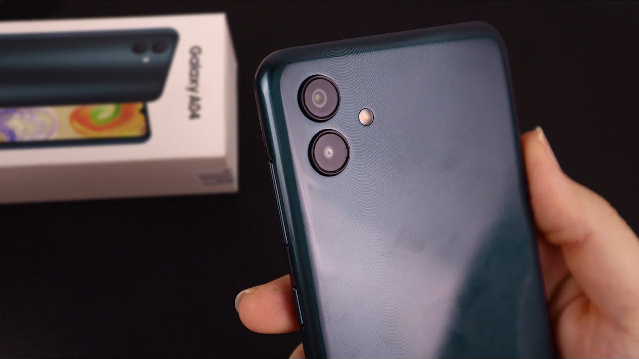 СМАРТФОН ДЛЯ ТЕХ, КТО НИКУДА НЕ СПЕШИТ - Samsung Galaxy A04 смотреть онлайн