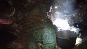 ВЫЖИВАНИЕ В ЛЕСУ 24 ЧАСА!ПОСТРОИЛИ И ОСТАЛИСЬ НА НОЧЬ ЗИМОЙ В ШАЛАШЕ! НОЧЕВКА В ЗИМНЕМ ЛЕСУ!