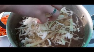 Тайский суп с рисовой лапшой