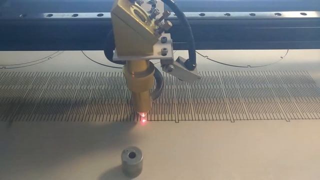 Шкатулка из гибкой фанеры на лазерном станке. смотреть онлайн