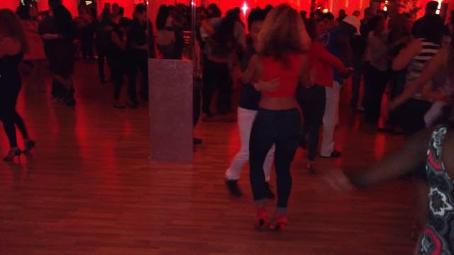 La Alemana and Phillip Lee bachata смотреть онлайн