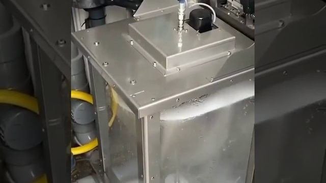 Для наших общественных туалетов эта технология самоочистки особенно пригодилась бы