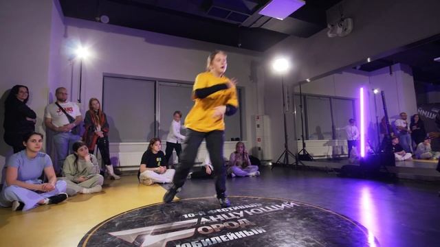 Танцующий Город 22 - ALL STYLES BATTLE - Nastya vs Bulochka смотреть онлайн