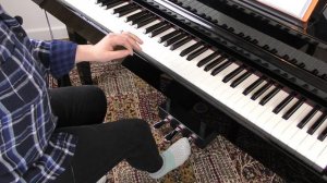 How to use the Sustain Pedal on the Piano (Legato Pedalling)