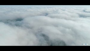 Полетухи на дроне над облаками. 4К