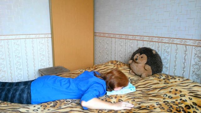 Простое упражнение от головных болей и шеи. смотреть онлайн