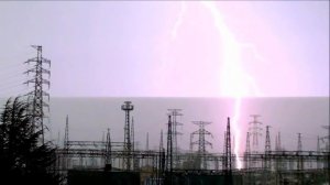 Удары молний в электроподстанцию⚡️
