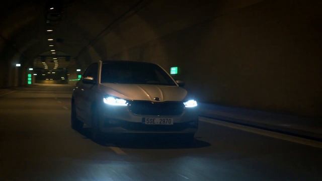 New SKODA FABIA 2022 - driving at NIGHT (new LED lights & taillights)
