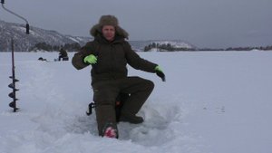 РЫБАЛКА НА ПОЛОМАННОМ СНЕГОХОДЕ !