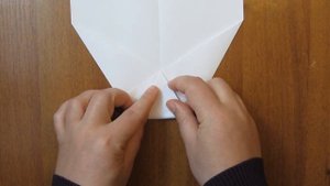 ПЛАВНЫЙ, ДАЛЕКО И ДОЛГО ЛЕТАЕТ. КАК СДЕЛАТЬ БУМАЖНЫЙ САМОЛЕТИК СВОИМИ РУКАМИ. ПРОСТОЕ ОРИГАМИ