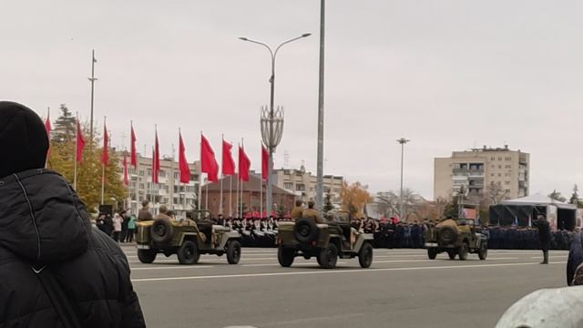 Шествие военной техники на Параде Памяти 7 ноября 2022