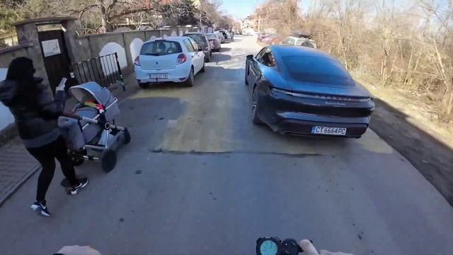 Обяд в София: Тестване на DJI Osmo Action 3 камера с електрическата тротинетка