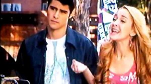 Violetta . ludmila y tomas discutiendo con violetta pobre vilu!