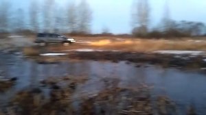 Toyota Hilux по грязи и льду