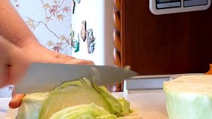 Тушёная капуста с свиными рёбрышками