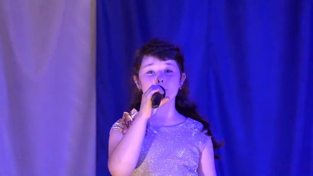 «С Днём России, россияне!» - читает Софья Симоненко 20210612NbDk02 смотреть онлайн