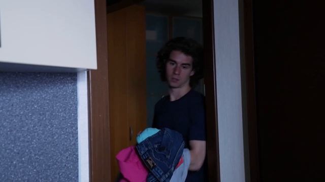 Девушка уменьшилась и оказалась в стиралке - Постирали Ники - ЗумЗум смотреть онлайн