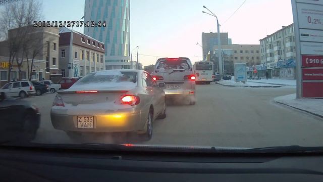 Переход дороги в неположенном месте смотреть онлайн