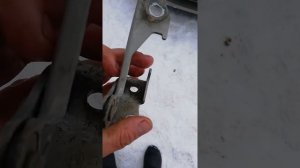 Скрип в понели хендай акцент при движение